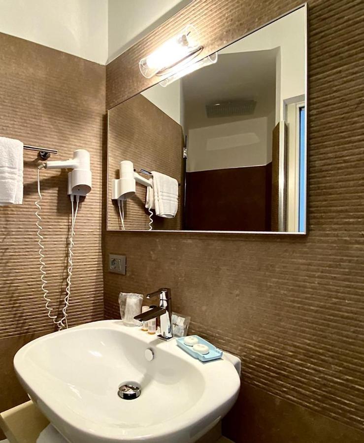 Iamartino Quality Rooms Termoli Bagian luar foto