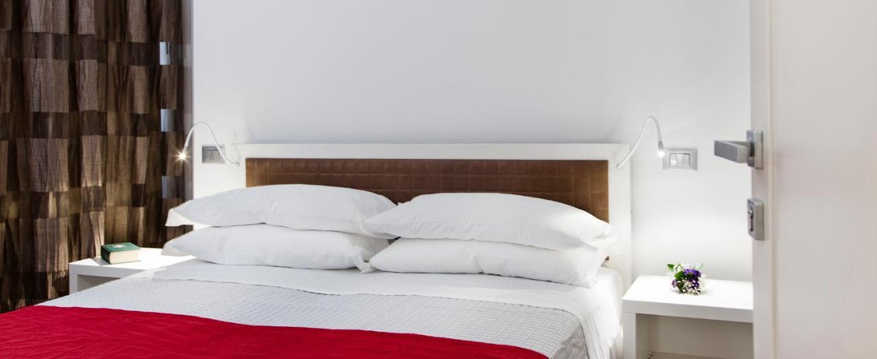 Iamartino Quality Rooms Termoli Bagian luar foto